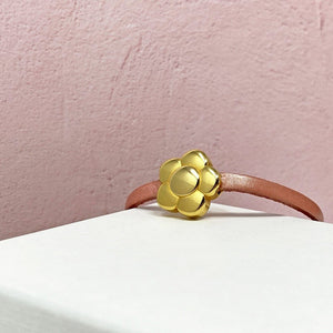 Marguerite leather bracelet back clasp