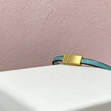 Load image into Gallery viewer, Shelly leather bracelet back clasp
